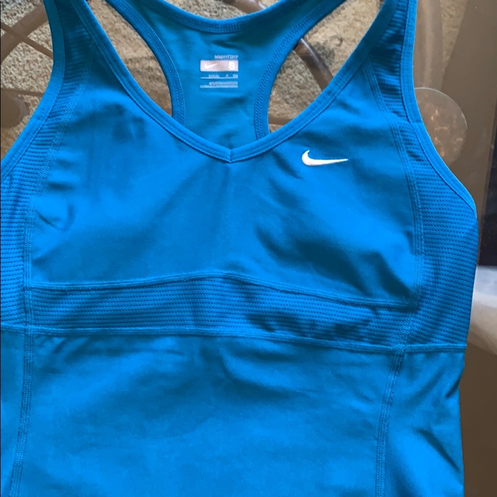💥 Nike Fit Dri Racerback 💥 - Picture 8 of 8